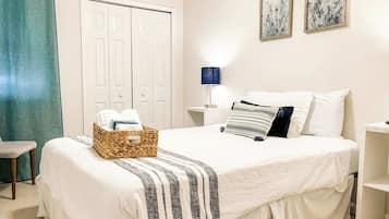 1 bedroom, iron/ironing board, WiFi, bed sheets