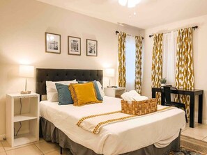 3 chambres, fer et planche à repasser, Wi-Fi, draps fournis