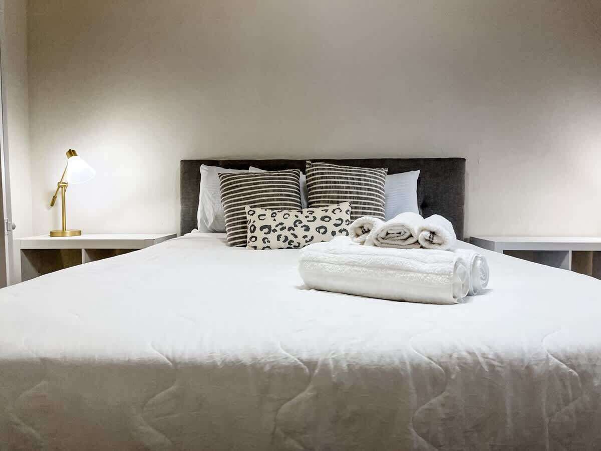 3 多间卧室、WiFi、床单