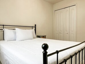 3 bedrooms, WiFi, bed sheets