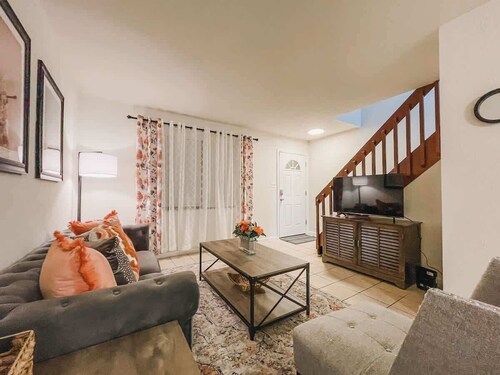 Affordable Retro Retreat | 80s Townhouse | 2 BDRMs