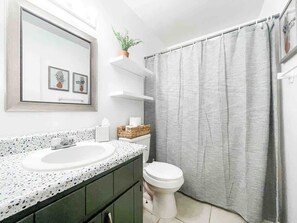 Shower, hair dryer, towels - Serene, Private Two Bedroom Townhouse in East TLH (Tallahassee)