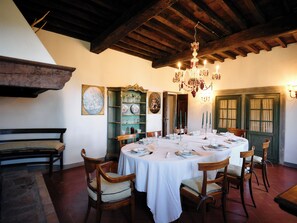Dining - Le Convertoie: Tuscan Villa with Pool & History (Toscana)