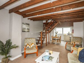 Interior - Fadrun - 3 Ty'n Don (Pwllheli)