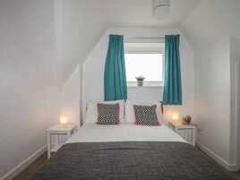 2 bedrooms, individually decorated, individually furnished, free WiFi