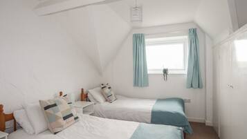 2 عدّة غرف نوم وبديكورات فريدة لكل غرفة وطراز فريد لكل وحدة