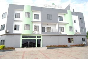 Façana frontal de l'allotjament