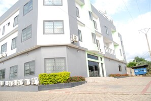 Front of property - Hôtel SAPY (Témédja)