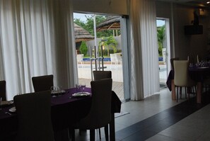 Restaurant - Hôtel SAPY (Témédja)