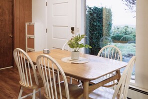 Dining - Cozy Garden 4BR/1BA Lower Unit w/ Ocean Views (Oak Harbor)