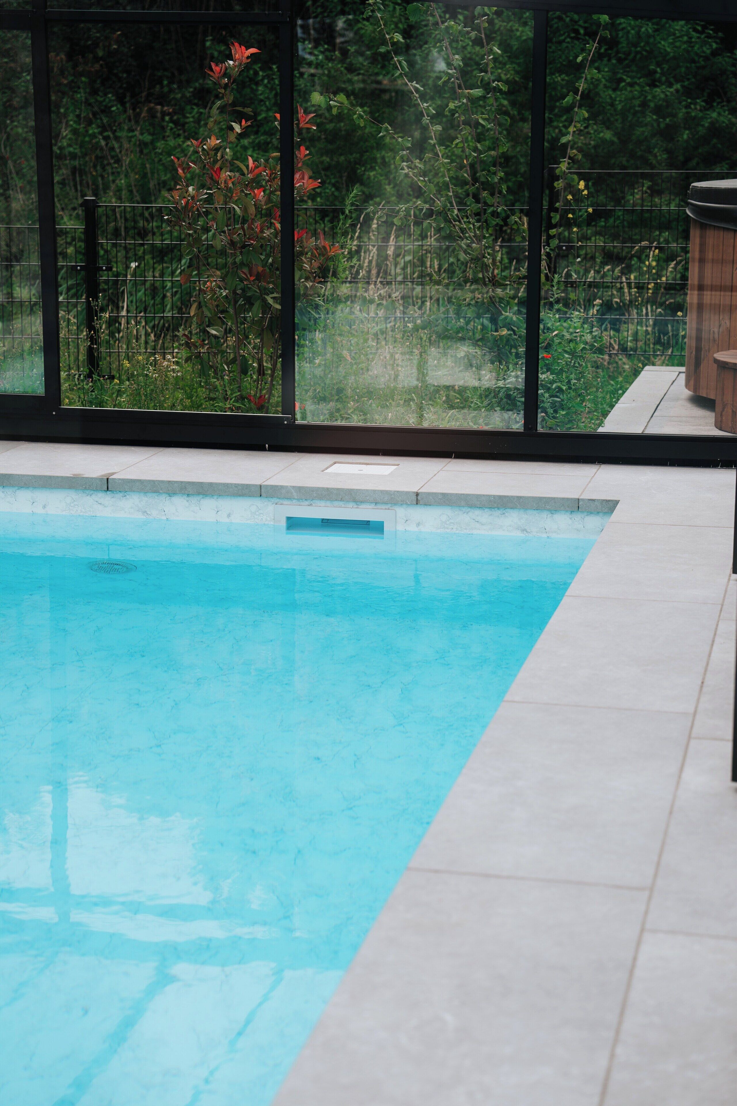 Hus | Pool | Inomhuspool och utomhuspool