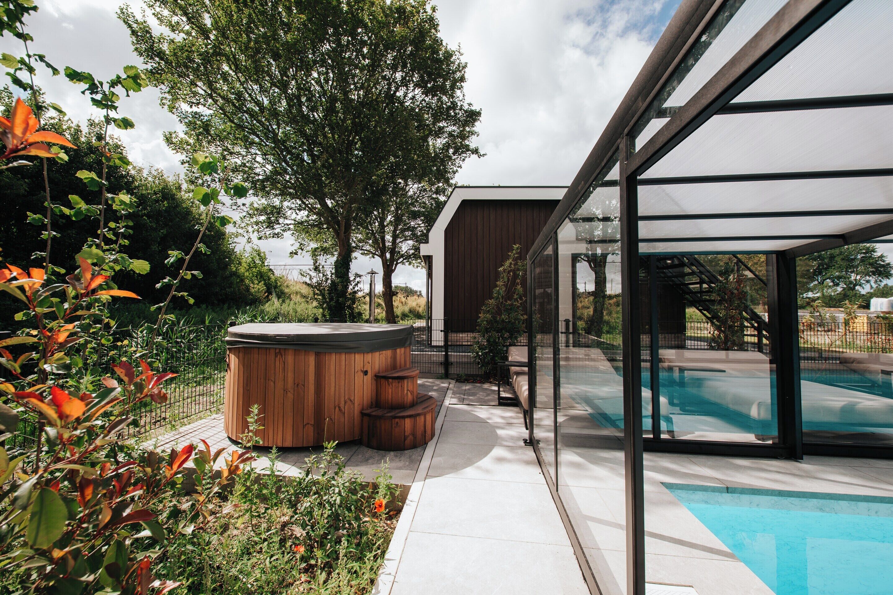 Hus | Pool | Indendørs pool, udendørs pool