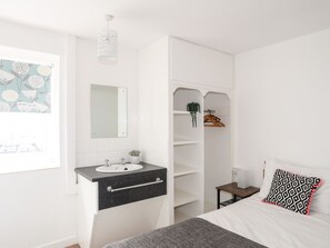 2 soverom, individuelt dekorert og individuelt innredet