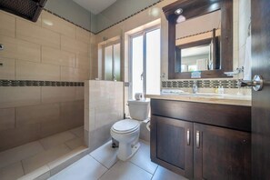 Shower, shampoo