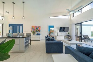 Interior - High-End • Luxury • Brand New • Complete Privacy. (Casa Linda)