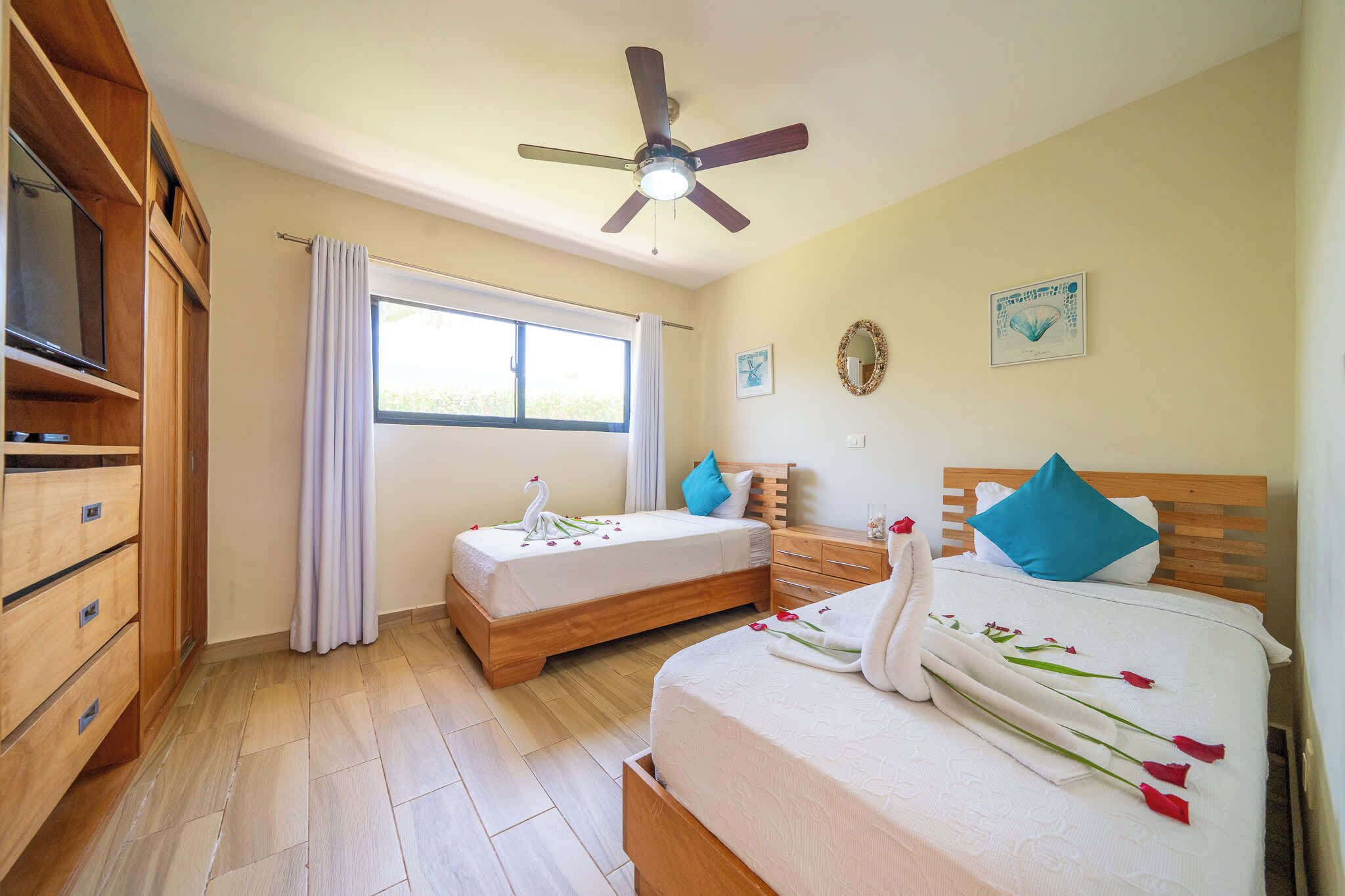 3 bedrooms, iron/ironing board, WiFi, bed sheets