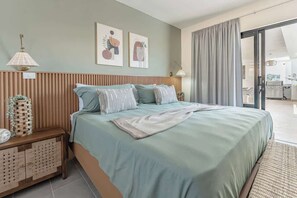 5 bedrooms, iron/ironing board, WiFi, bed sheets