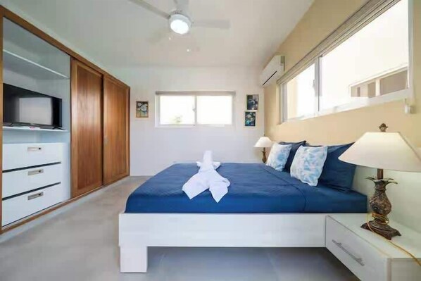 4 bedrooms, iron/ironing board, WiFi