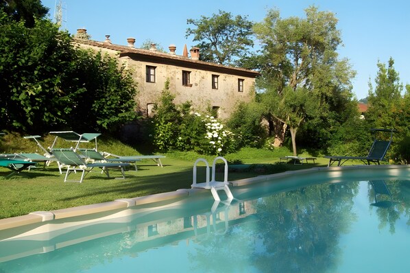 Pool - Villa 'Aranci' with Shared Pool, Private Garden and Wi-Fi (Nocchi)
