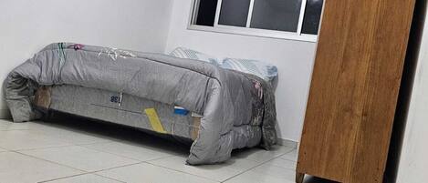 2 quartos, acesso à internet, roupa de cama