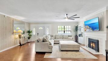 Luxury Villa, Multiple Bedrooms, Private Pool, Pool View | Living room