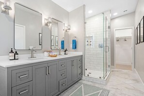 Hair dryer - 4BR En-Suite | Walk to Old Town | Pool-Spa-Sauna (Scottsdale)