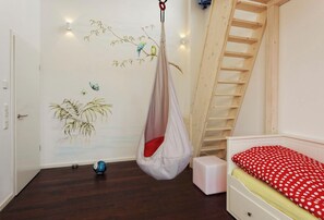 3 bedrooms, WiFi, bed sheets