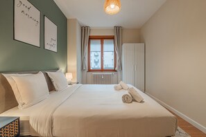 3 bedrooms, iron/ironing board, free WiFi, bed sheets