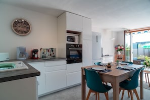 Fridge, microwave, oven, dishwasher