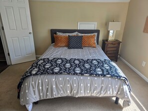 5 bedrooms, WiFi, bed sheets