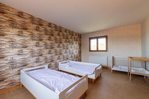 5 chambres, fer et planche à repasser, Wi-Fi gratuit
