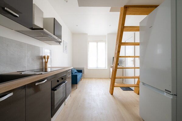 Fridge, microwave, oven, coffee/tea maker - Le Repos Doullenais - Studio pour 2 personnes (Doullens)