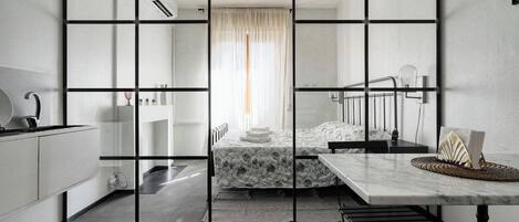 1 chambre, fer et planche à repasser, Wi-Fi gratuit, draps fournis