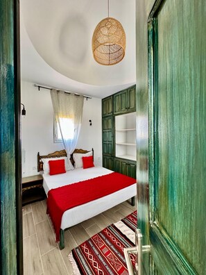 3 bedrooms, iron/ironing board, Internet, bed sheets