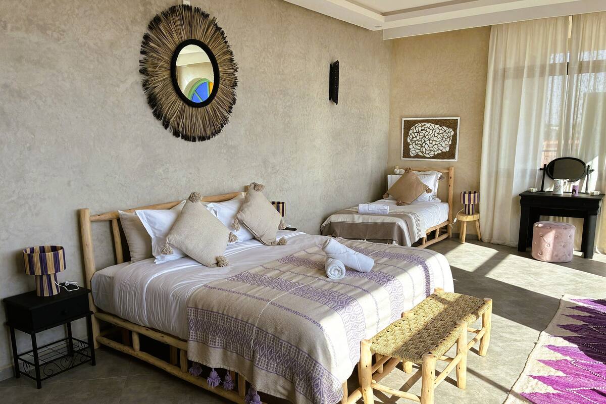Deluxe Quadruple Room, Mountain View | WiFi (free), individually decorated, individually furnished, bed sheets
