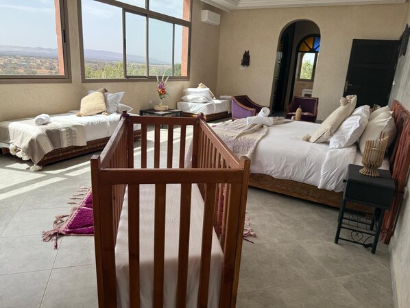 豪華四人房, 山景 | 免費無線上網