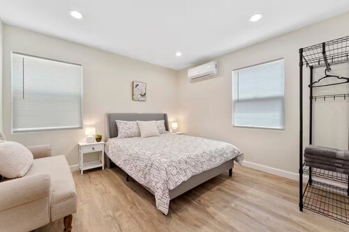 2BD 1BA - DTLA - PASADENA - MONROVIA OLD TOWN - FREE PARKING - CONVENIENCE