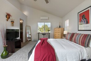 2 bedrooms, desk, iron/ironing board, free WiFi