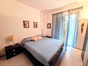 2 bedrooms, iron/ironing board, WiFi, bed sheets - Cozy apartment for your vacation in Sicily in Letojanni and Taormina (letojanni)