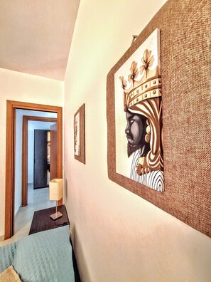 2 habitaciones, tabla de planchar con plancha, wifi y ropa de cama