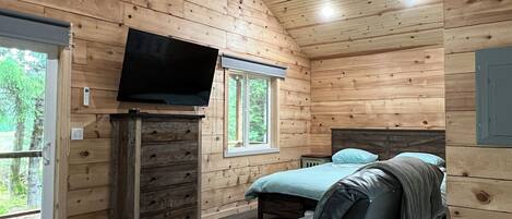 1 dormitorio, tabla de planchar con plancha, wifi y ropa de cama