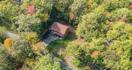 Spacious 3BR Home Near Lake & Mountain - Sleeps 9 - Sunapee Retreat