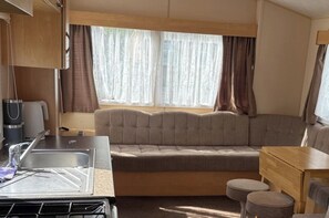 Interior - 2 Bedroom Chalet Sleeps 6 -free Parking -Tv -wifi (Skegness)