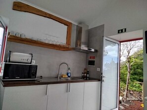 Villa – standard, 1 soverom, spabadekar, ved basseng | Eget kjøkken | Kjøleskap, mikrobølgeovn, ovn og kokeplater