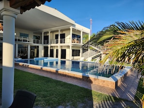 Pool - Tranquil 6-bedroom house with AC,open bar and pool in Playa El Pimental (Playa El Pimental)
