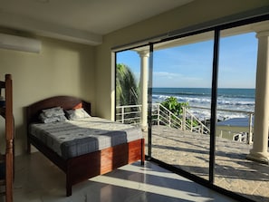 6 bedrooms, iron/ironing board, Internet - Tranquil 6-bedroom house with AC,open bar and pool in Playa El Pimental (Playa El Pimental)