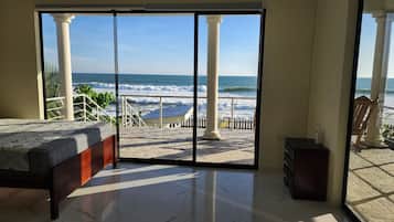 6 bedrooms, iron/ironing board, internet