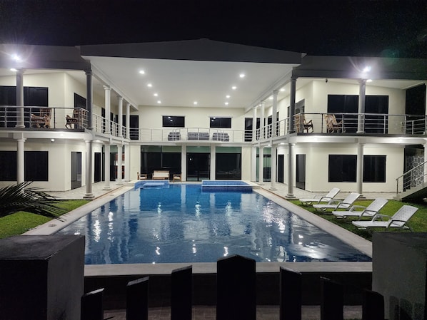 Pool - Tranquil 6-bedroom house with AC,open bar and pool in Playa El Pimental (Playa El Pimental)