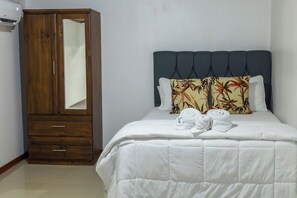 1 bedroom, iron/ironing board, internet, bed sheets