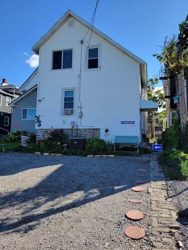 Affordable 1BR Bunkroom Stay by Niagara Falls